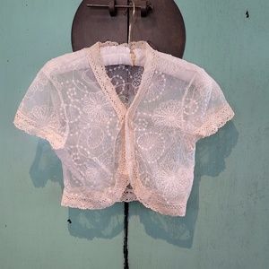 Embroidered lace-like short/midriff top, Vintage Vibe